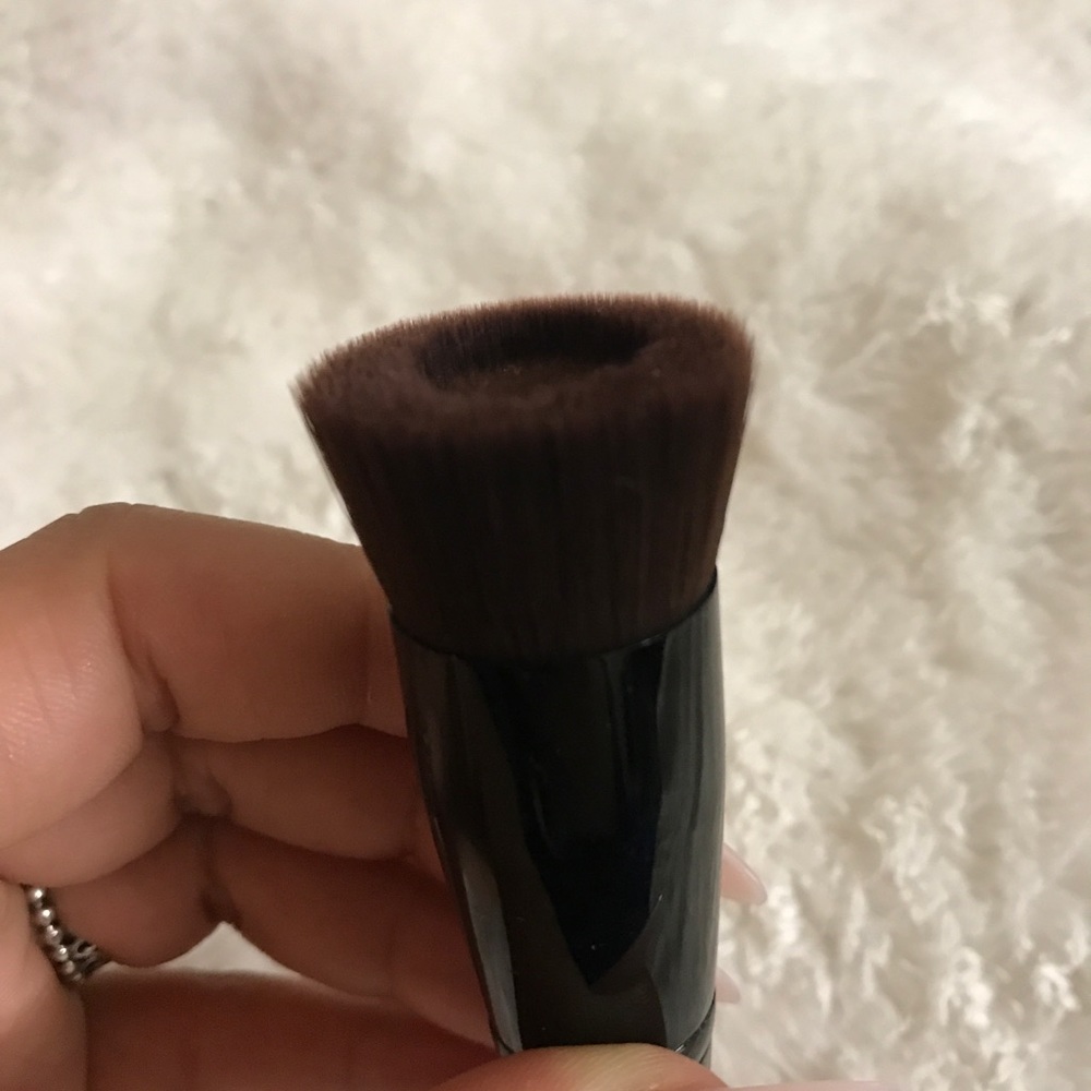 Bare minerals foundation brush